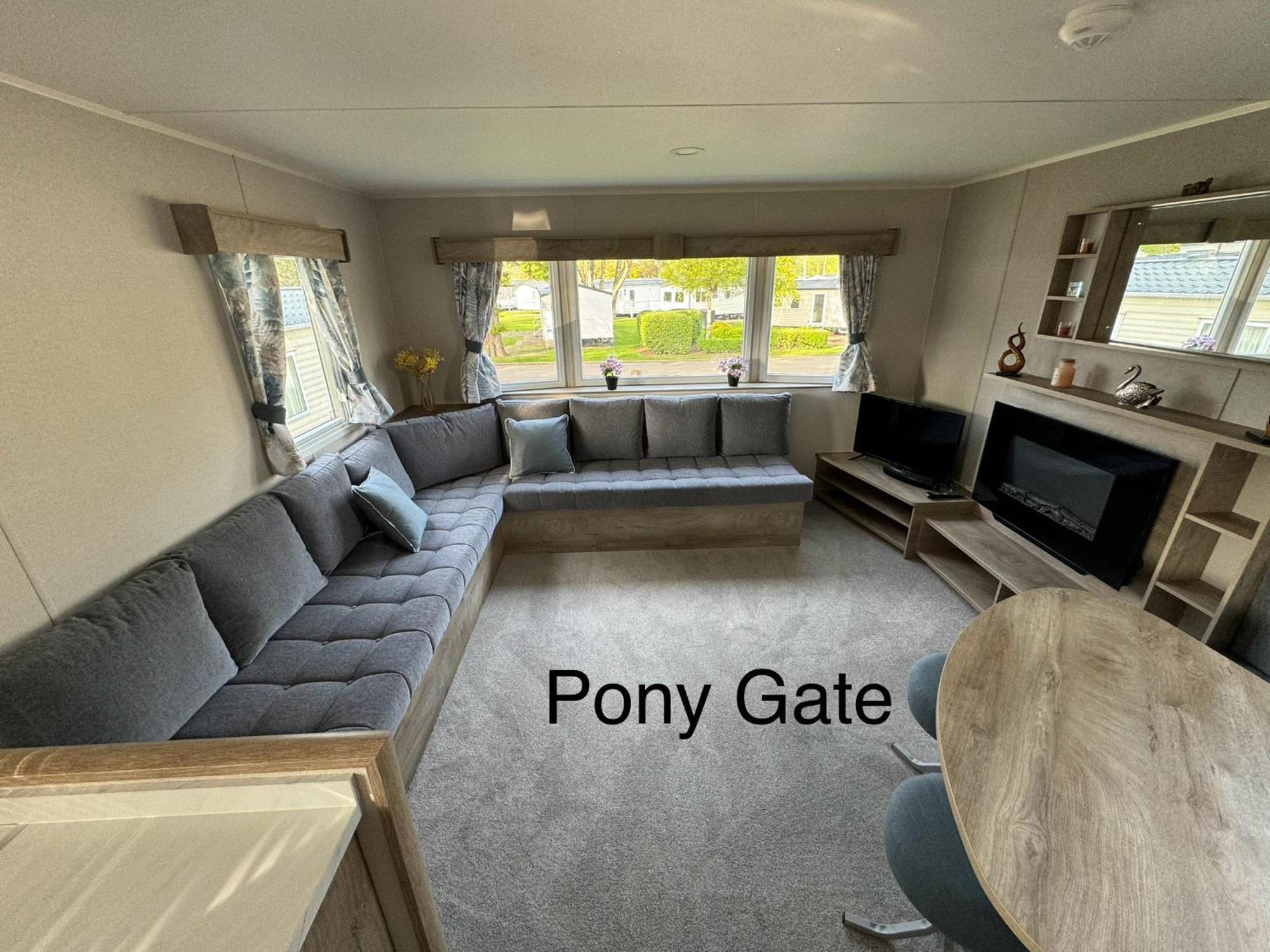 Pony Gate Caravan On Haggerstone Castle West Lawn Berwick Upon Tweed Ngoại thất bức ảnh