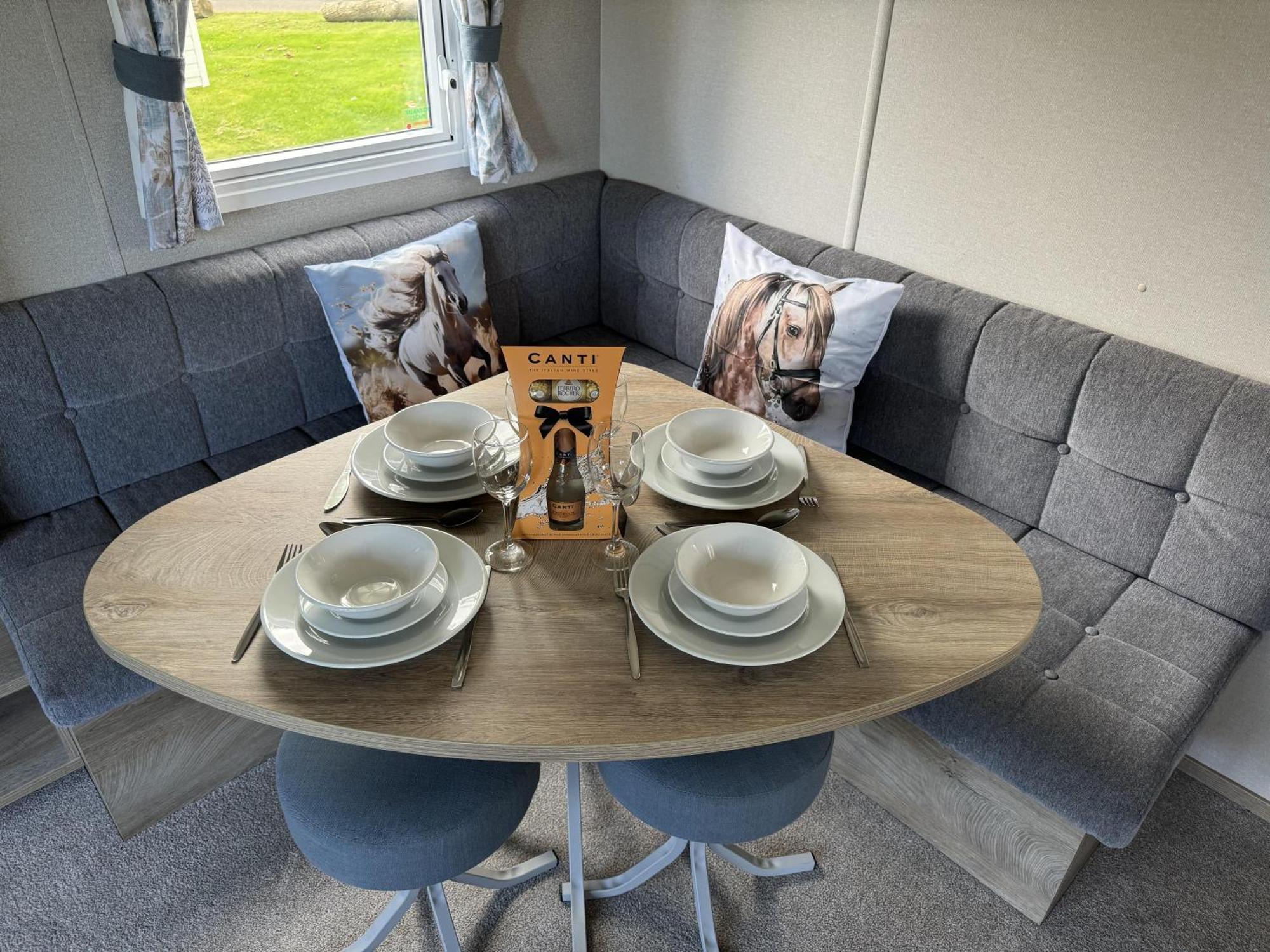 Pony Gate Caravan On Haggerstone Castle West Lawn Berwick Upon Tweed Ngoại thất bức ảnh